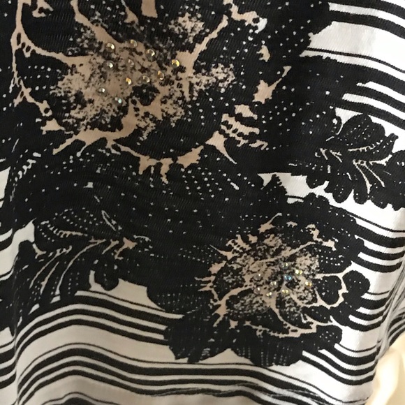 🎁DB SUNDAY TOP - Picture 2 of 4